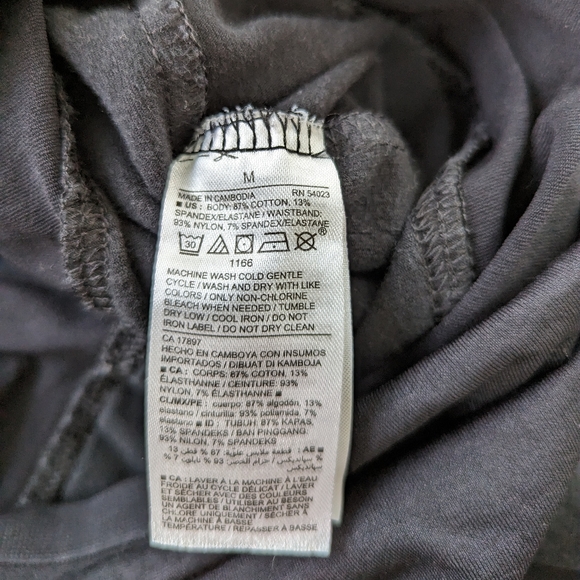 Old Navy Maternity Medium Black Jersey Knit Leggings Full Panel Pants Stretchy - Picture 8 of 8